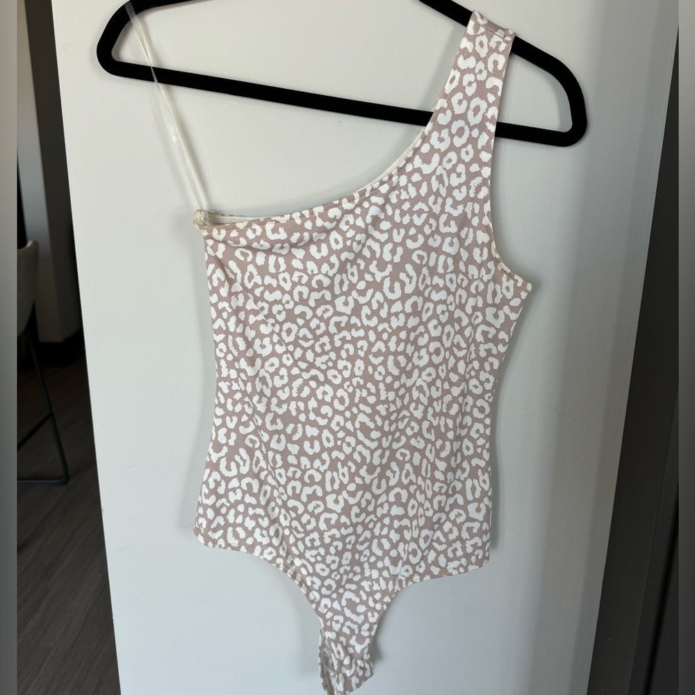 Le Lis Leopard Print Bodysuit